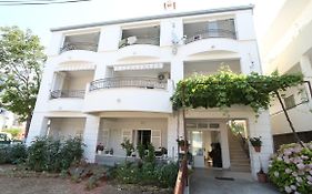 Dinka Guesthouse